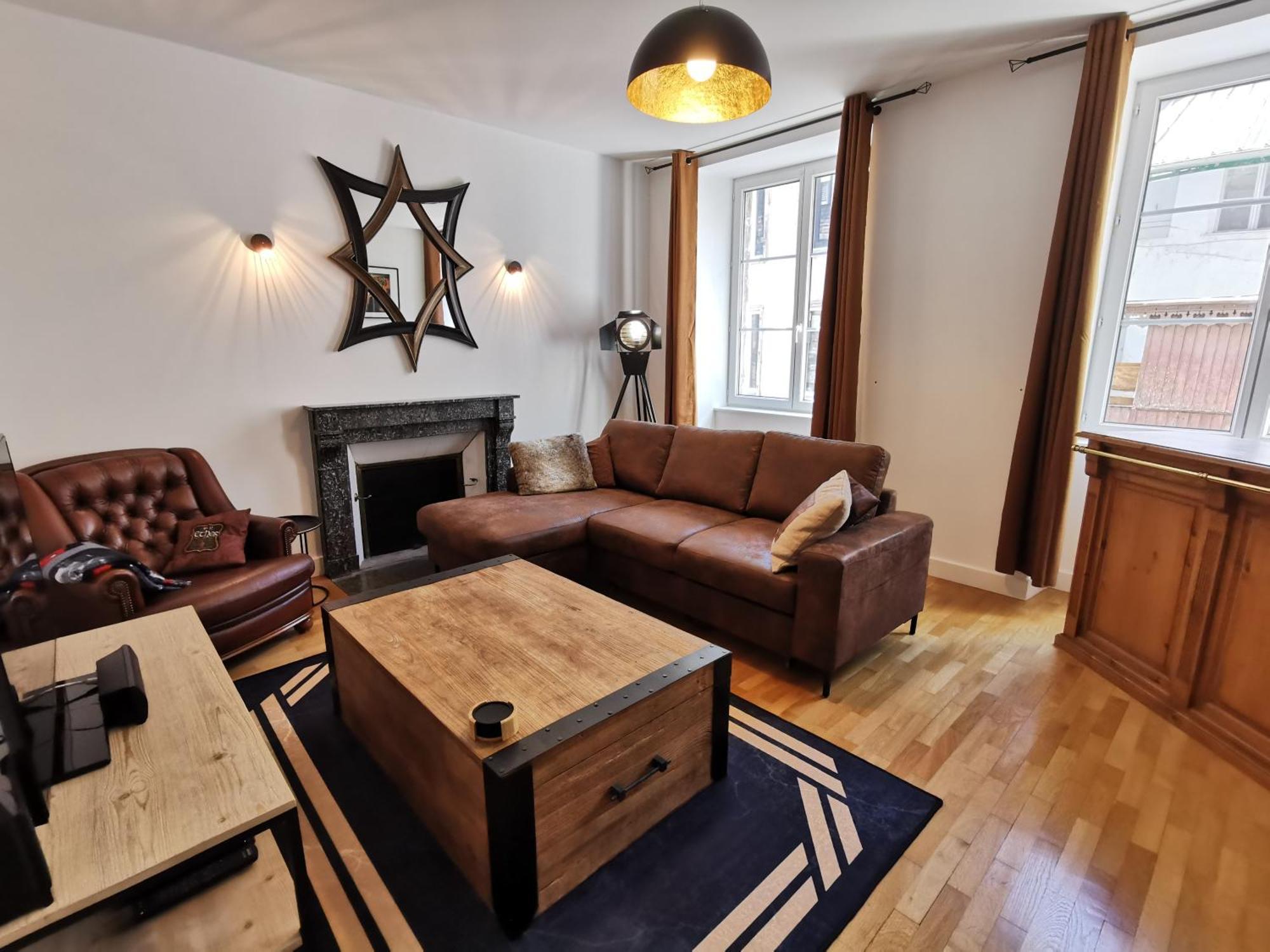 Appartement 3 Chambres Au Coeur Du Jura, Ideal Famille ซาลอนส์-เลส์-แบ็งส์ ภายนอก รูปภาพ