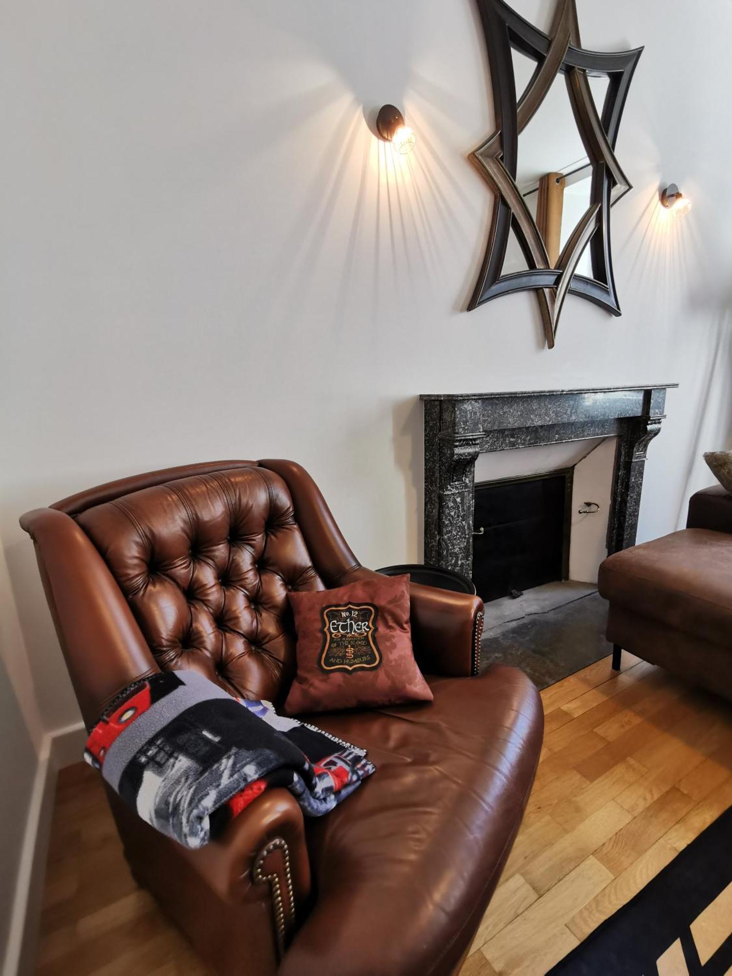 Appartement 3 Chambres Au Coeur Du Jura, Ideal Famille ซาลอนส์-เลส์-แบ็งส์ ภายนอก รูปภาพ